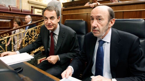 Alfredo P&eacute;rez Rubalcaba junto a Zapatero