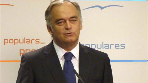 Pons: "ETA est&aacute; m&aacute;s fuerte que nunca"