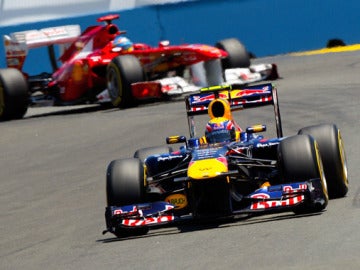 Alonso persigue a Webber en Valencia