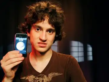 GeoHotz 'hackeó' el iPhone de Apple GeoHotz 'hackeó' el iPhone de Apple