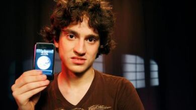 Facebook 'ficha' a 'GeoHotz', el hacker artífice del pirateo del iPhone y la Play 3
