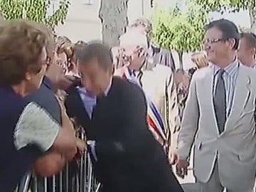 Nicol&aacute;s Sarkozy, agredido