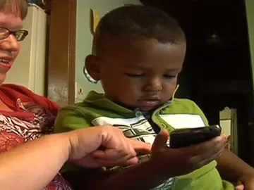 El niño salvó la vida a su madre El niño salvó la vida a su madre