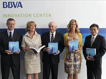 Aguirre y Gallardón en la apertura del centro de innovación del BBVA Aguirre y Gallardón en la apertura del centro de innovación del BBVA