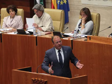 Jósé Antonio Monago en el acto de investidura como presidente del Ejecutivo extremeño. Jósé Antonio Monago en el acto de investidura como presidente del Ejecutivo extremeño.