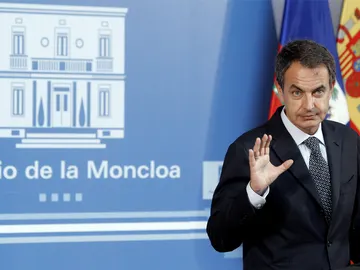 Zapatero descarta una subida de impuestos Zapatero descarta una subida de impuestos