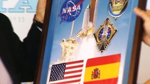 Cuadro que refleja la colaboraci&oacute;n de las fuerzas del aire espa&ntilde;olas con la Nasa.