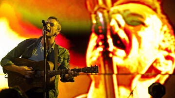 Chris Martin, líder de Coldplay, durante su actuación en el BBK Live.