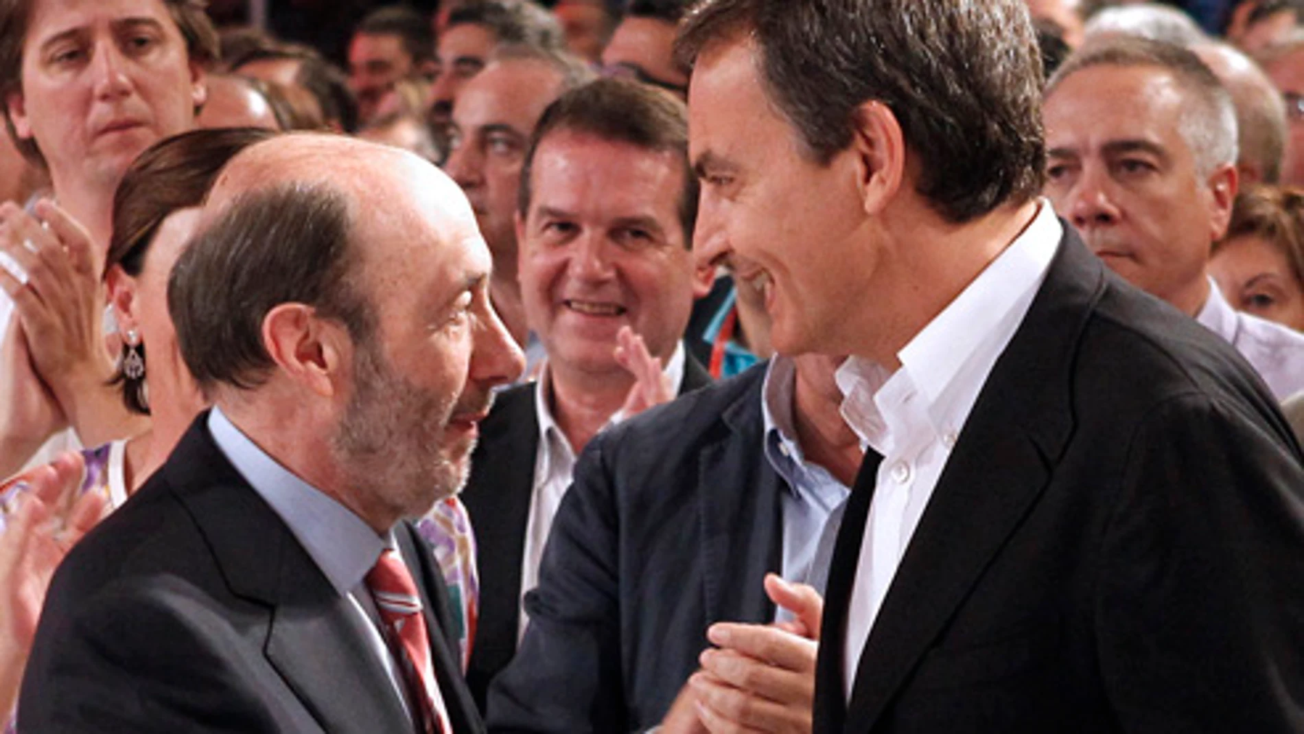 José Luís Rodríguez Zapatero junto al candidato a la presidencia Alfredo Pérez Rubalcaba. José Luís Rodríguez Zapatero junto al candidato a la presidencia Alfredo Pérez Rubalcaba.