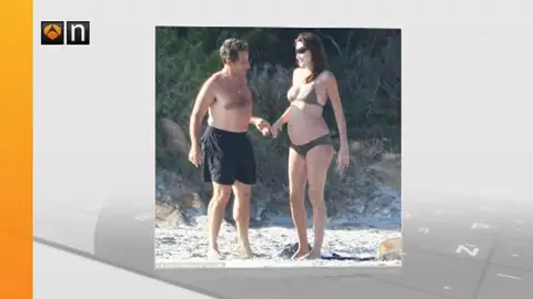 Carla Bruni, embarazada y en biquini Carla Bruni, embarazada y en biquini