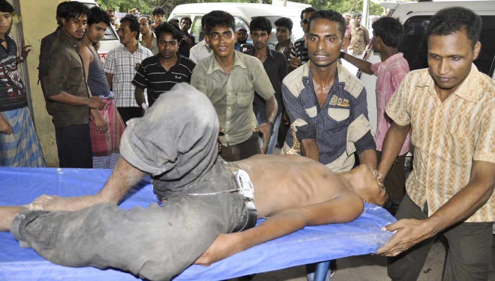 Al menos 53 muertos en un accidente de tráfico en Bangladesh