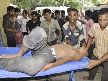 Al menos 53 muertos en un accidente de tráfico en Bangladesh