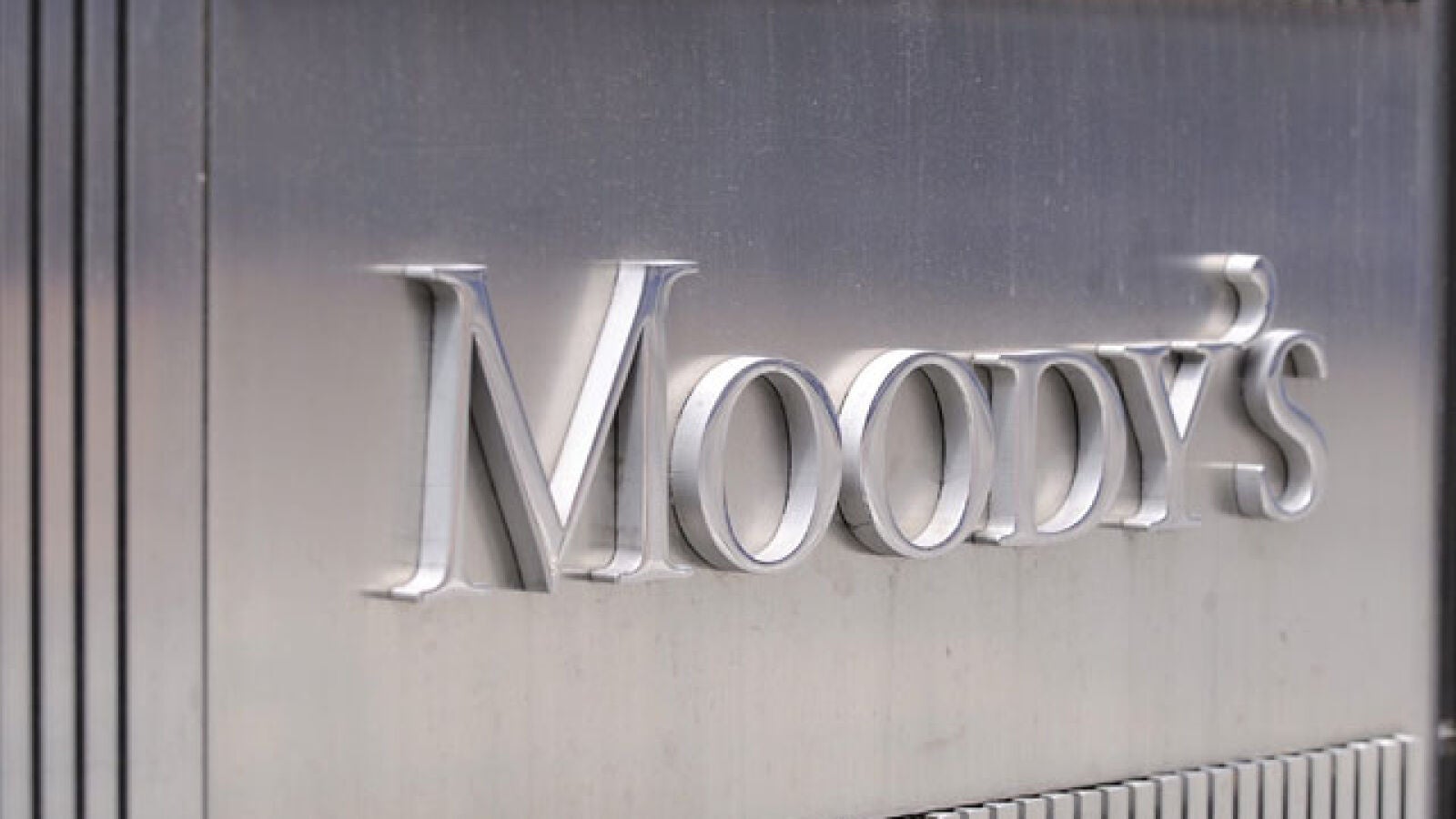Moody's rebaja la calificación de la deuda valenciana y vigila a otros 12 organismos