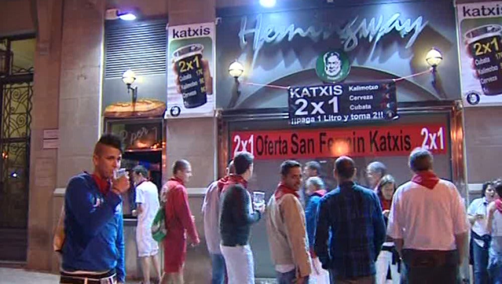 Fachada de una de las discotecas de las zonas de marcha de Pamplona.