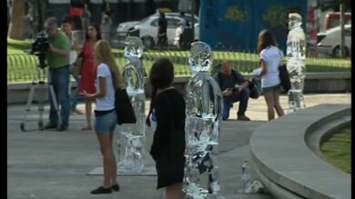 Estatuas de hielo contra el melanoma