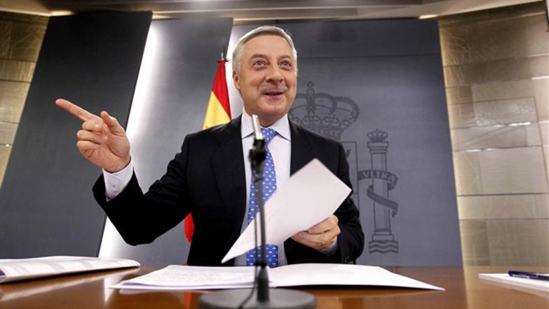 Blanco advierte a Curbelo de que el PSOE podr&iacute;a no incluirle en sus listas