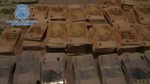 Desarticulado un grupo de 'narcos' con 250 kilos de 'coca' y 650.000 euros Desarticulado un grupo de 'narcos' con 250 kilos de 'coca' y 650.000 euros