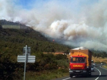 Declarado un incendio en La Riba