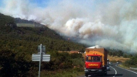 Declarado un incendio en La Riba
