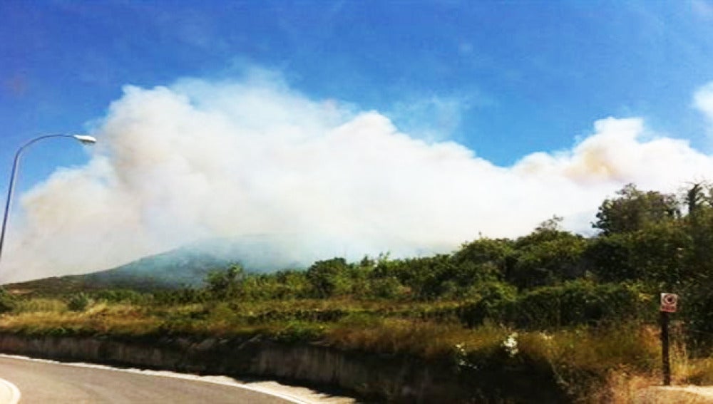 Incendio forestal en La Riba