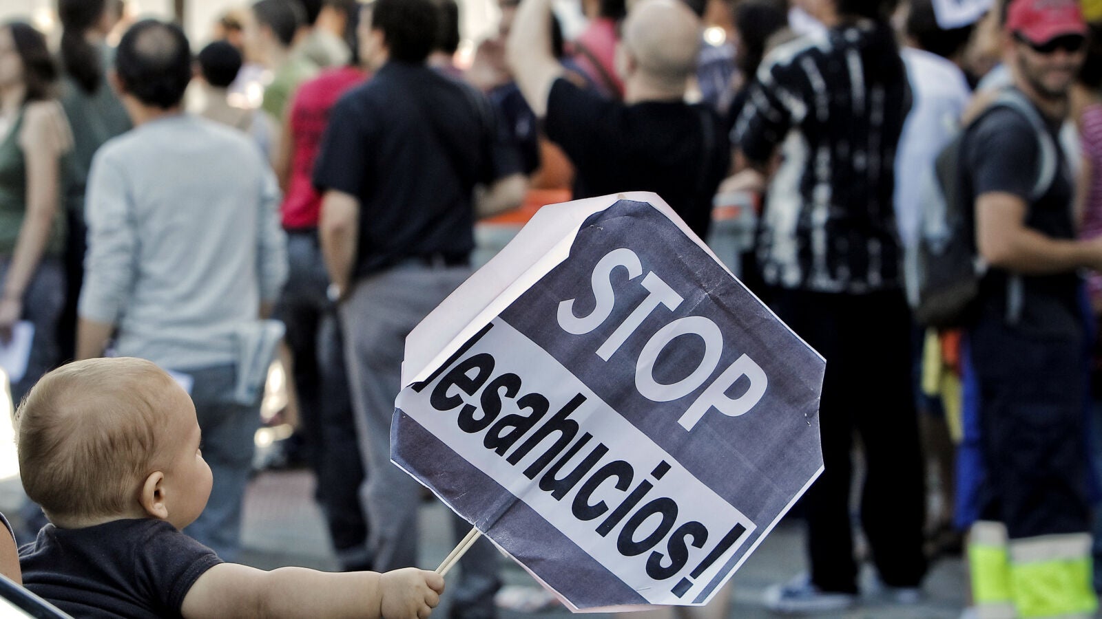 Aplazado el desahucio de una familia con 4 hijos menores en Lleida