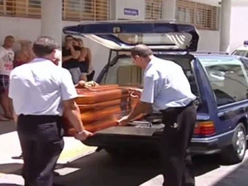 Se inicia la capilla ardiente de la joven asesinada en Granada.