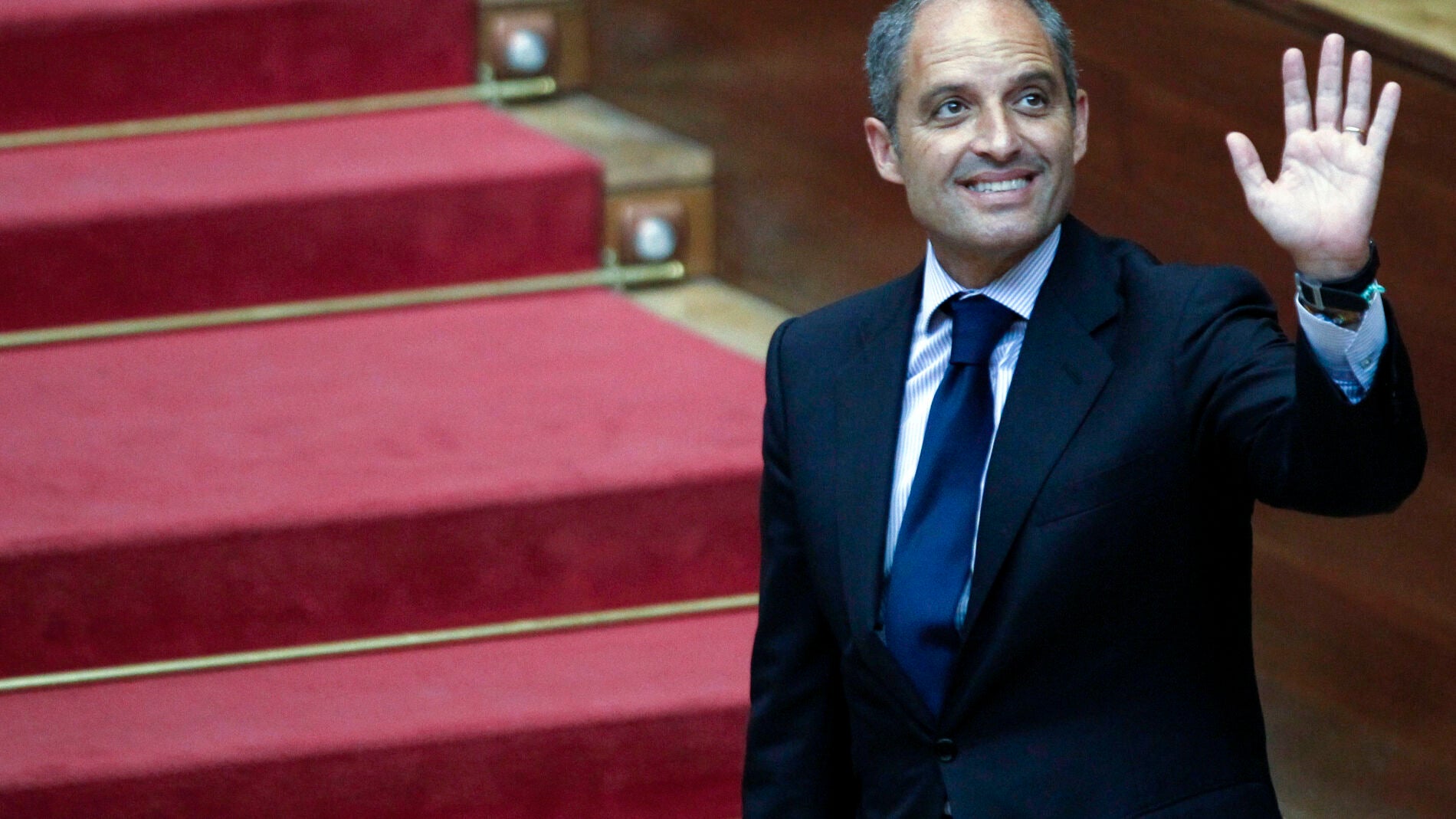 Camps dimite de la presidencia valenciana