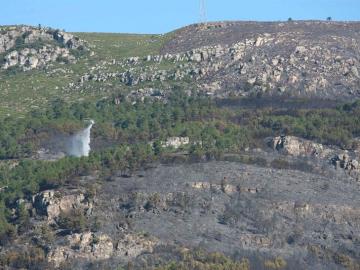 Los bomberos logran controlar el incendio de La Riba en Tarragona