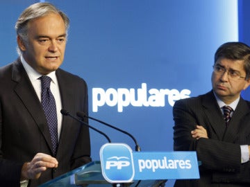 González Pons en la sede del PP en Génova