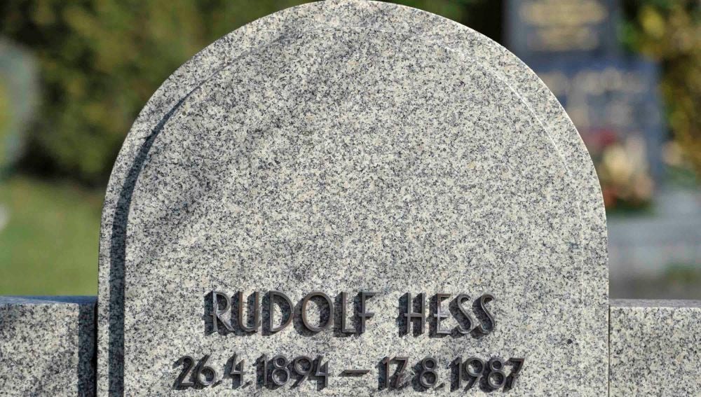 Exhuman los restos de Rudolf Hess, el número dos de los nazis