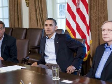  Obama pide a Congreso que abandone los "juegos políticos" 