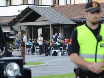 La policía noruega tardó 20 minutos en reducir al asesino, que aún contaba con gran cantidad de munición La policía noruega tardó 20 minutos en reducir al asesino, que aún contaba con gran cantidad de munición