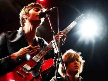 Mando Diao cierra un Low Cost marcado por las condolencias a los caídos