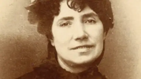 Rosalía de Castro Rosalía de Castro