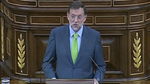 Rajoy acusa a Zapatero de gobernar con los "focos apagados" 