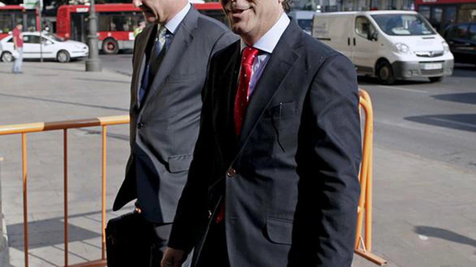 Costa y Campos presentan el aval con el que hacen frente a la fianza del caso Gürtel Costa y Campos presentan el aval con el que hacen frente a la fianza del caso Gürtel