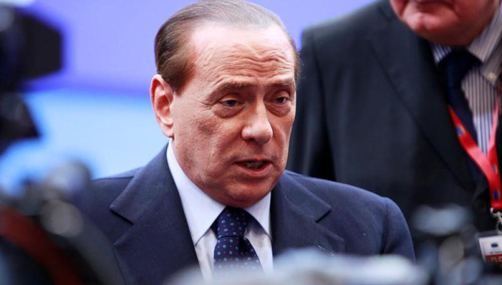 Berlusconi cree que Gadafi le quiere matar
