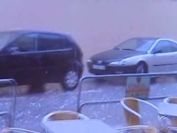 Una fuerte lluvia en Valencia Una fuerte lluvia en Valencia