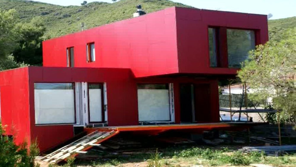 Una casa construida con contenedores