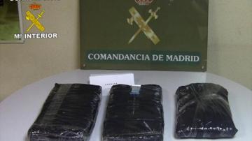 Detenido en Barajas un trabajador con más de 14 kilos de cocaína