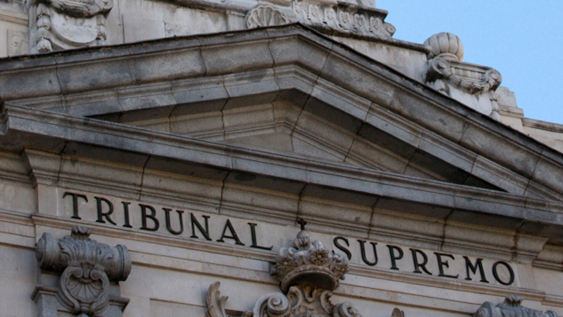 El Tribunal Supremo no considera delito que un enfermo de sida se lo oculte a su pareja 