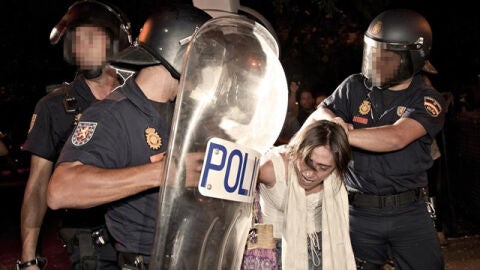 Una joven "indignada" es detenida por la Polic&iacute;a
