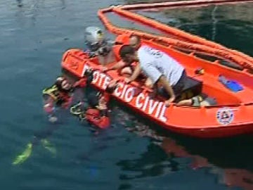 Un pesquero se hunde en Girona Un pesquero se hunde en Girona