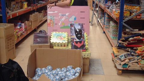 Intervienen 300.000 art&iacute;culos infantiles en Fuenlabrada