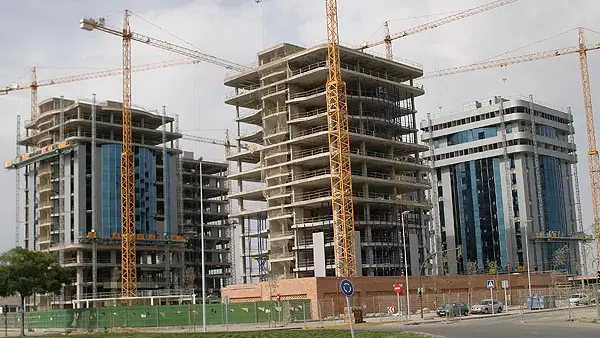 Edificios en construcci&oacute;n