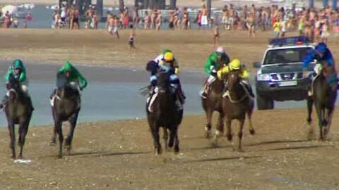 Carreras de caballos en las playas de sanl&uacute;car de barrameda