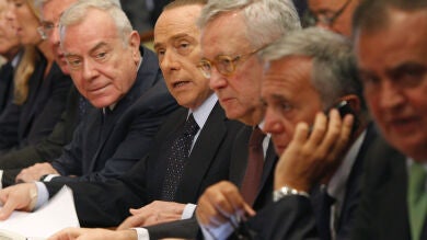 Standard & Poor's replica a Berlusconi que sus decisiones no se basan en la política