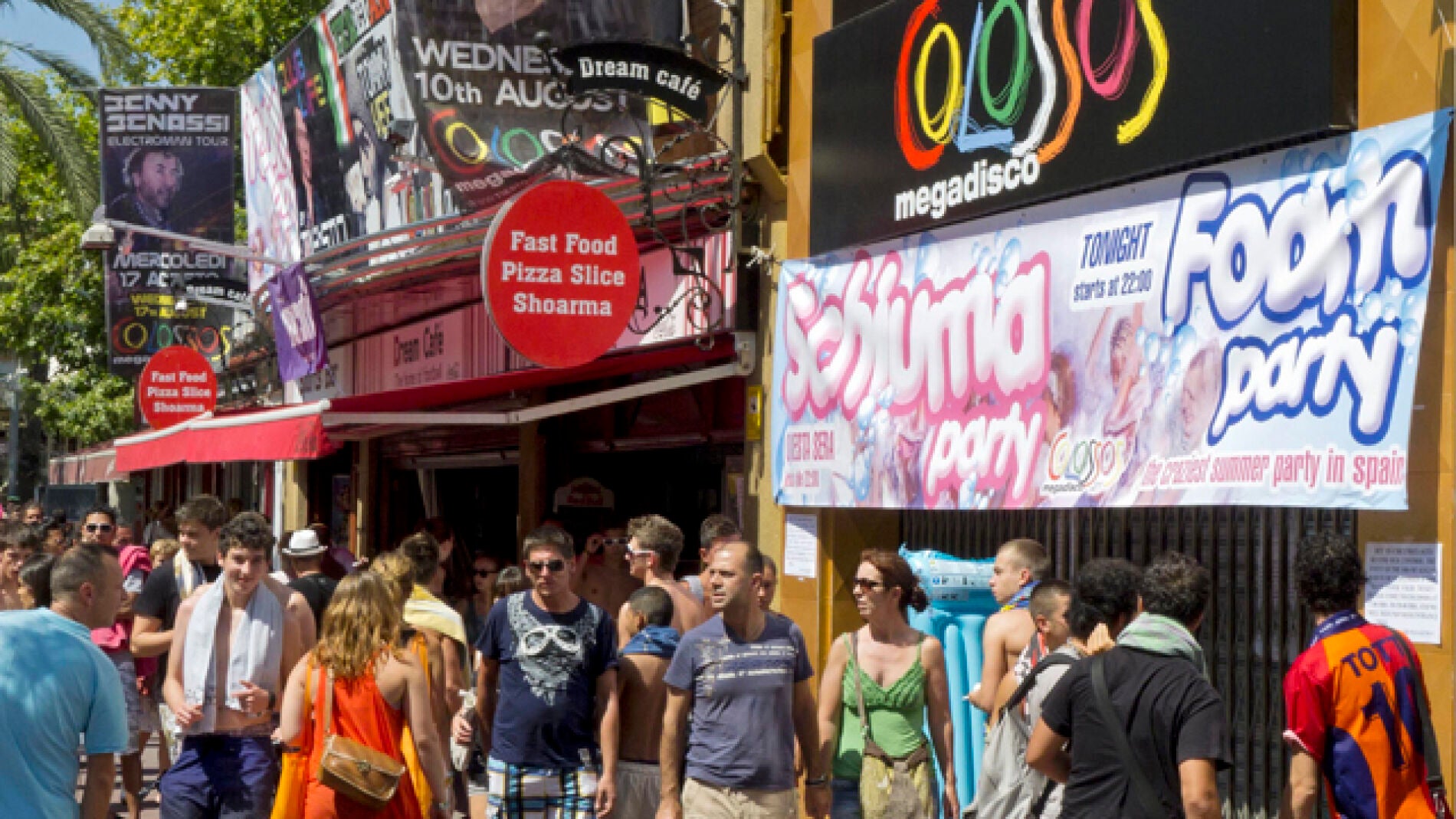 Algunos hoteles de Lloret del Mar vetar&aacute;n al 'turista de borrachera' 