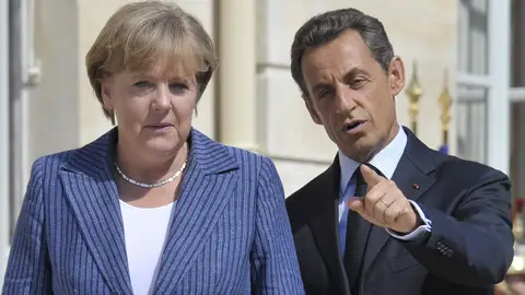 Angela Merkel junto a Nicolás Sarkozy Angela Merkel junto a Nicolás Sarkozy