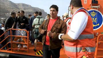 Rescatados 59 inmigrantes de tres pateras frente a las costas de Almería